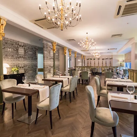 首府广场酒店 4*