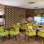 Capital Plaza 4*