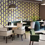 Capital Plaza Hotel 4*