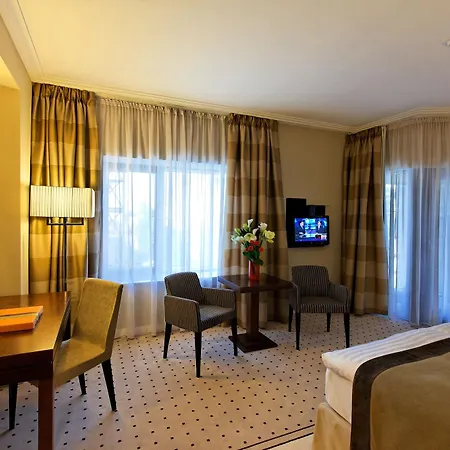 Capital Plaza Otel 4*