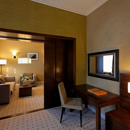 Capital Plaza Otel Bükreş