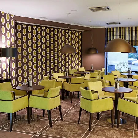 Capital Plaza 4*