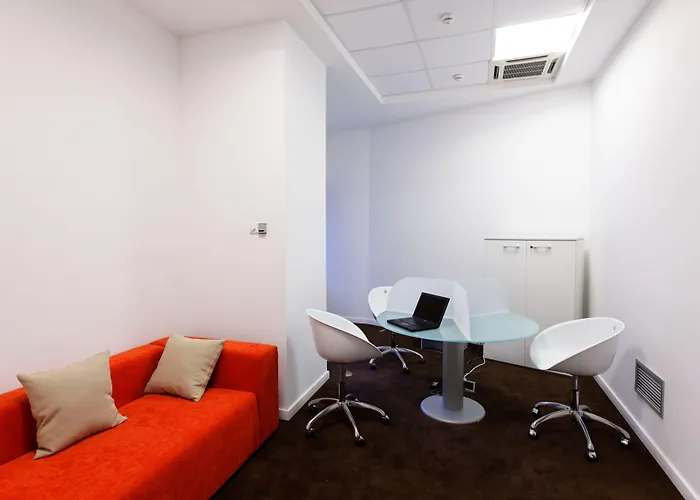 Hotel Capital Plaza 4*