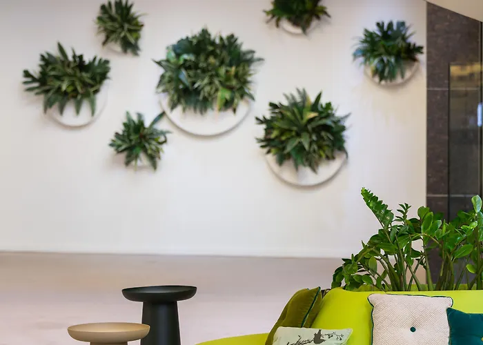 Capital Plaza Hotel 4*