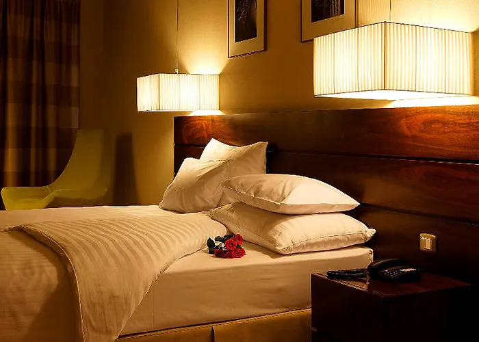 Capital Plaza 4*