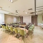 Capital Plaza 4*