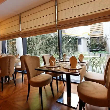 Capital Plaza 4*